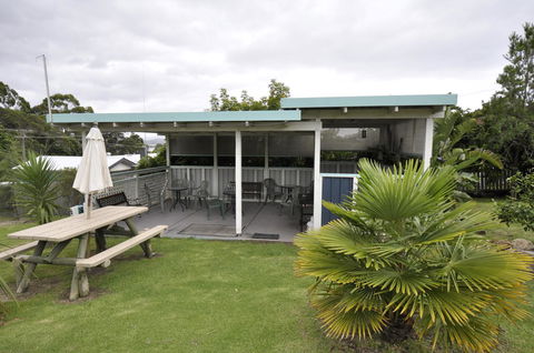 Ballymena Holiday Units - Accommodation Nelson Bay 1