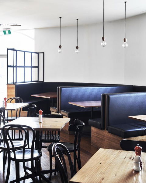 Plough Hotel - Accommodation Nelson Bay 13