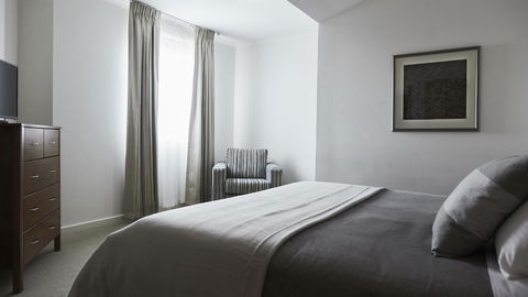 Plough Hotel - Accommodation Nelson Bay 2