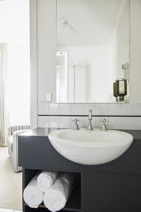 Plough Hotel - Accommodation Nelson Bay 11