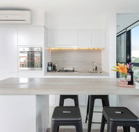 Modern Apartment in the heart of St Kilda - Accommodation Nelson Bay