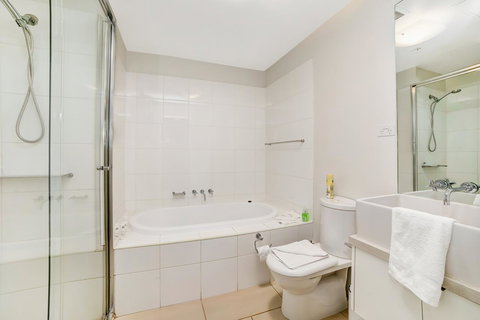 Signature Waterfront Apartments - Accommodation Nelson Bay 14