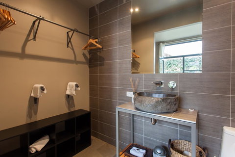 The Love Shack - Romantic Bungalow - Nelson Bay Accommodation.com 7