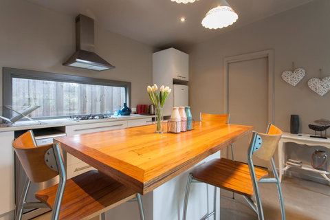 The Love Shack - Romantic Bungalow - Nelson Bay Accommodation.com 4