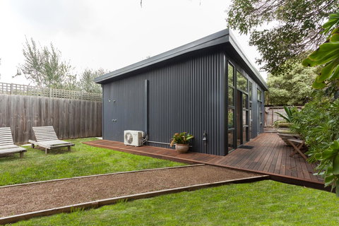 The Love Shack - Romantic Bungalow - Nelson Bay Accommodation.com 12