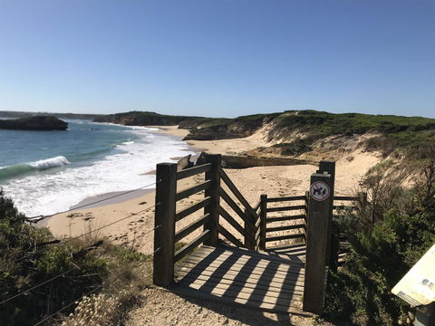 Sunsets On Martyrs Luxury Coastal Beach House Peterborough - Accommodation Nelson Bay 34