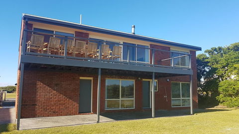 Sunsets On Martyrs Luxury Coastal Beach House Peterborough - Accommodation Nelson Bay 24