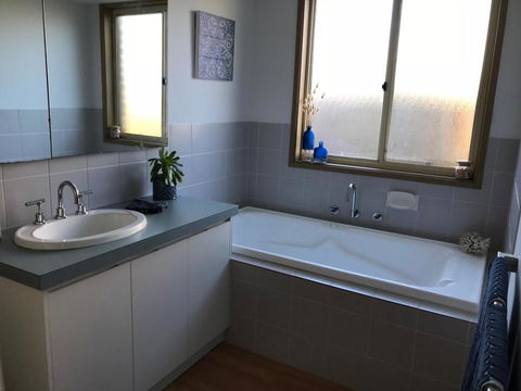 Sunsets On Martyrs Luxury Coastal Beach House Peterborough - Accommodation Nelson Bay 17
