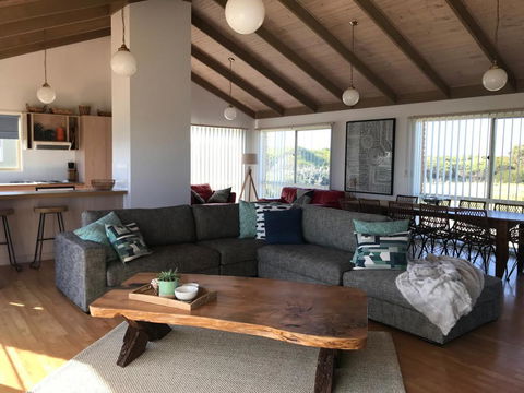 Sunsets On Martyrs Luxury Coastal Beach House Peterborough - Accommodation Nelson Bay 13