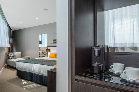Peppers Docklands - Accommodation Nelson Bay 16