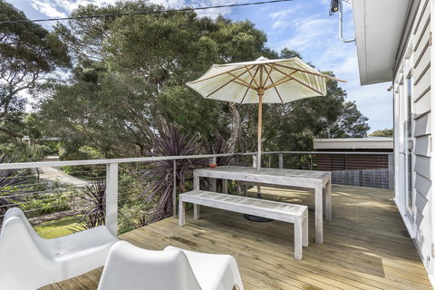 Sunset On Scott - Relax In Tranquility & Style - Nelson Bay Accommodation.com 4