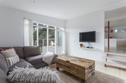 Sunset On Scott - Relax In Tranquility & Style - Nelson Bay Accommodation.com 7