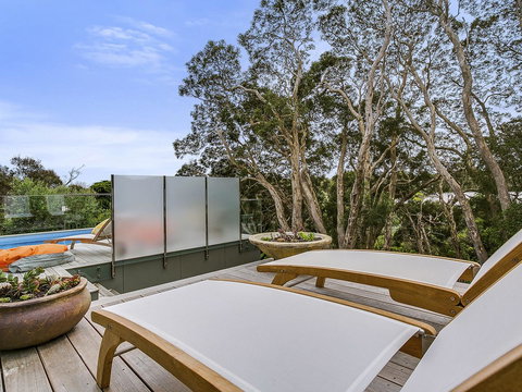 Lansdowne Villa - With Swimming Pool - Nelson Bay Accommodation.com 10