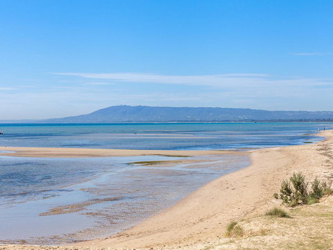 Lansdowne Villa - With Swimming Pool - Nelson Bay Accommodation.com 14