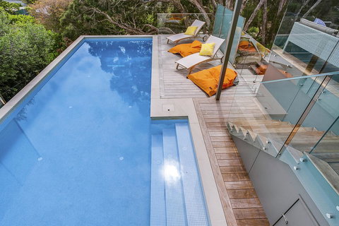 Lansdowne Villa - With Swimming Pool - Nelson Bay Accommodation.com 4
