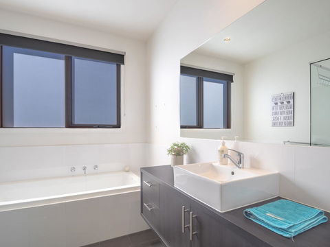 Blairgowrie Moonah Beach House: Walk To Beach - Nelson Bay Accommodation.com 15