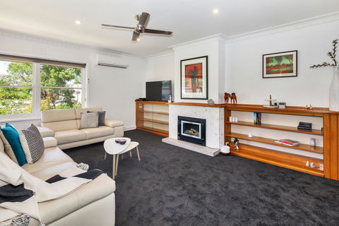 Lake Wendouree Luxury Apartments - Accommodation Nelson Bay 7