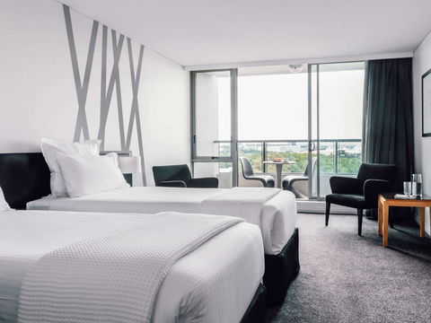 Quay West Suites Melbourne - Accommodation Nelson Bay 8