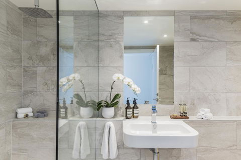 Quay West Suites Melbourne - Accommodation Nelson Bay 11