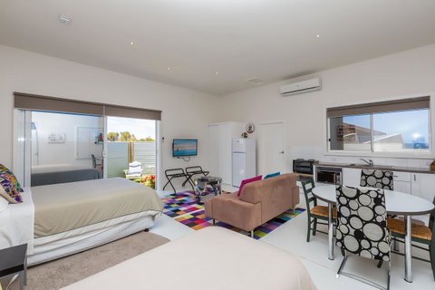 Cottages For Couples - Accommodation Nelson Bay 7