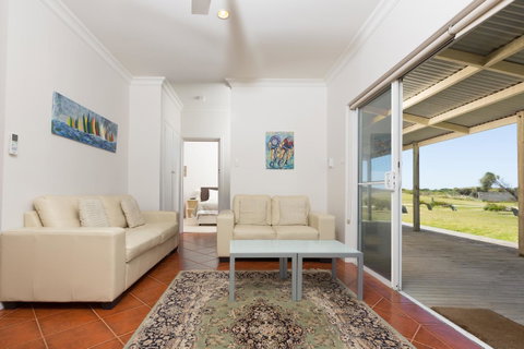 Cottages For Couples - Accommodation Nelson Bay 28