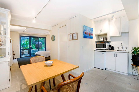 The Waterfront Apartment - Nelson Bay Accommodation.com 8
