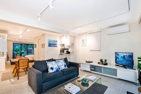 The Waterfront Apartment - Nelson Bay Accommodation.com 7