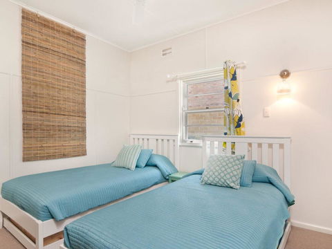 The Blue House - Flat Walk To River And Beach - Accommodation Nelson Bay 2