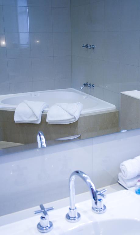 The Bridgetown Hotel - Nelsons Bay Accommodation 3