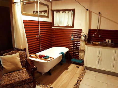 The Cabin - Accommodation Nelson Bay 2