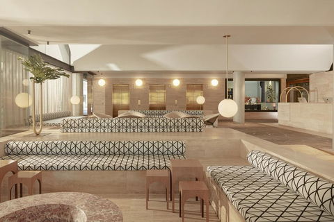 The Calile Hotel - Accommodation Nelson Bay 1