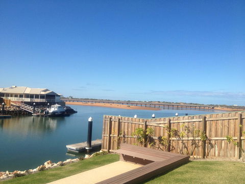 The Carnarvon Luxury Canal Home - Nelsons Bay Accommodation 2