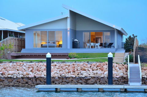 The Carnarvon Luxury Canal Home - Nelsons Bay Accommodation 0