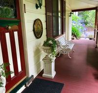 The Chalet Guesthouse And Studio - Nelson Bay Accommodation.com
