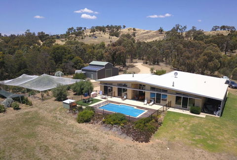 The Chocolate Lily Bed & Breakfast - Accommodation Nelson Bay 2
