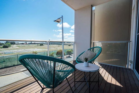 The Cove @ New Port-Pool - Spa - Sauna - Gym & More - Nelsons Bay Accommodation 1