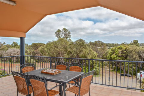 The Curly Seahorse - Accommodation Nelson Bay 0