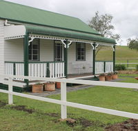 The Dollhouse Cottage - Accommodation Nelson Bay