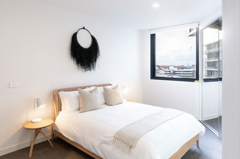The Edge - Luxurious Waterfront Apartment - Accommodation Nelson Bay 3