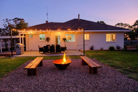The Farmhouse. - Accommodation Nelson Bay 1