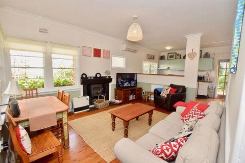 The Gully Cottage Of Katoomba - Nelson Bay Accommodation.com 1