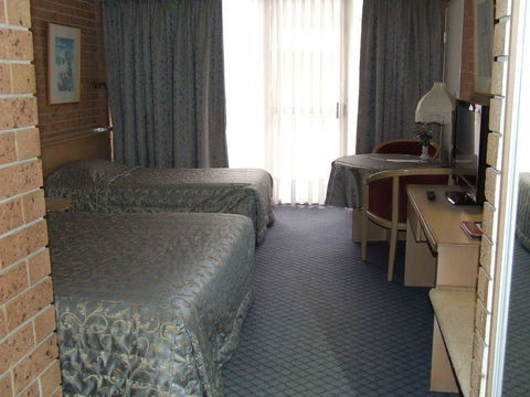 The John Hunter Motel - Accommodation Nelson Bay 2
