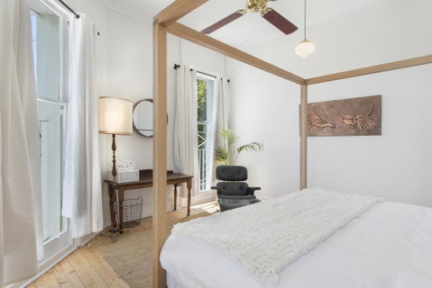 The Local Hotel - Accommodation Nelson Bay 2