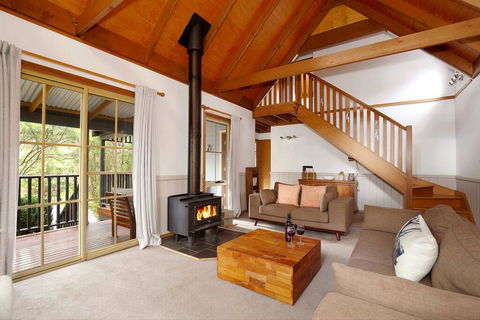 The Lodge - Accommodation Nelson Bay 1