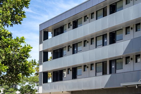 The Mid Pacific - Accommodation Nelson Bay 1