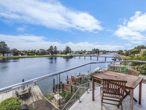 The Moorings - Accommodation Nelson Bay 3