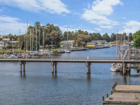 The Moorings - Accommodation Nelson Bay 2