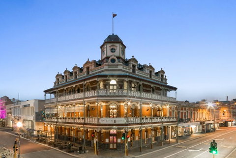 The National Hotel - Accommodation Nelson Bay 0