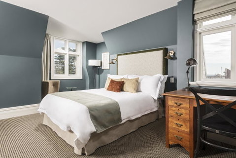 The National Hotel - Accommodation Nelson Bay 1
