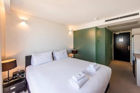 The Nest - Cosy Space On Newcastle Street With Roof Terrace - Nelson Bay Accommodation.com 1